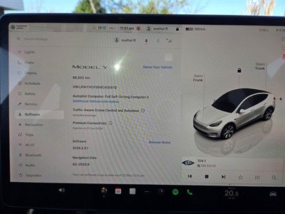 2022 Tesla Model Y - Thumbnail