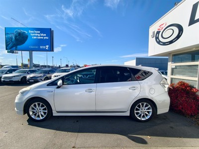 2013 Toyota Prius - Thumbnail