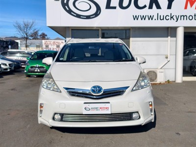 2013 Toyota Prius - Thumbnail