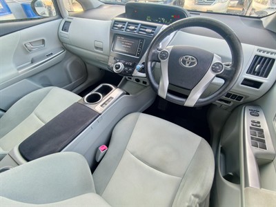 2013 Toyota Prius - Thumbnail