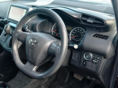 2012 Toyota Wish - Thumbnail