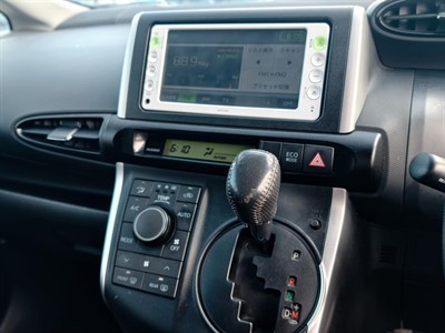 2012 Toyota Wish - Thumbnail