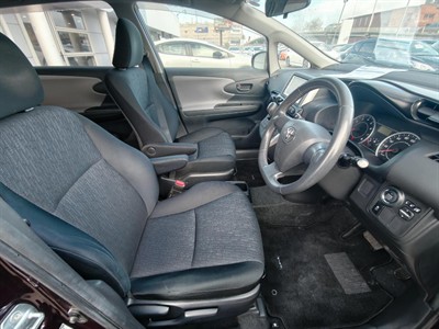 2012 Toyota Wish - Thumbnail
