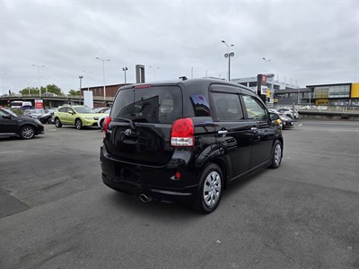 2014 Toyota Porte - Thumbnail