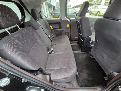 2014 Toyota Porte - Thumbnail