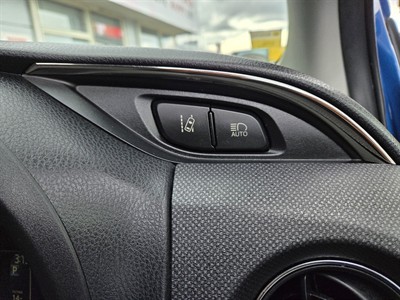 2016 Toyota Vitz - Thumbnail