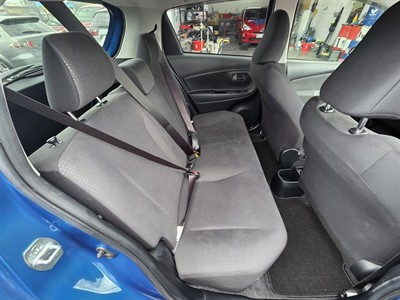2016 Toyota Vitz - Thumbnail