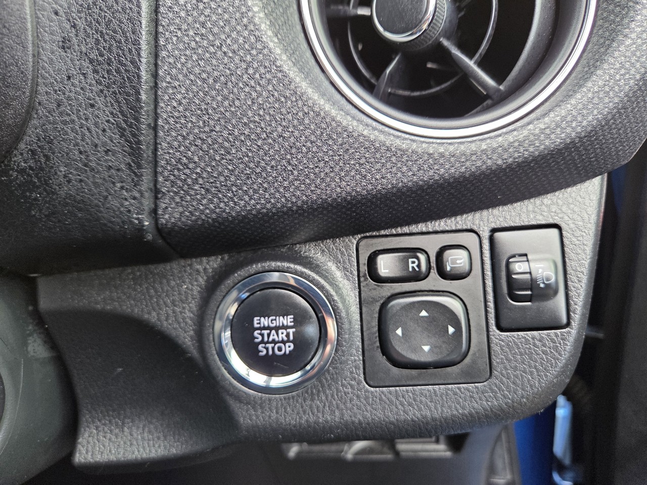 2016 Toyota Vitz