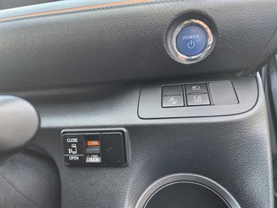 2020 Toyota SIENTA - Thumbnail