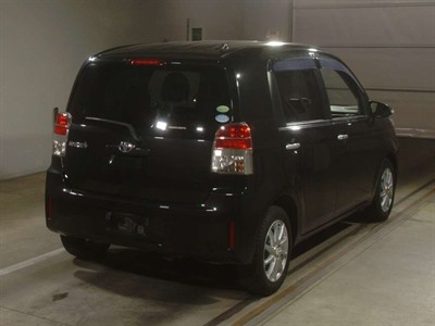 2014 Toyota Spade - Thumbnail