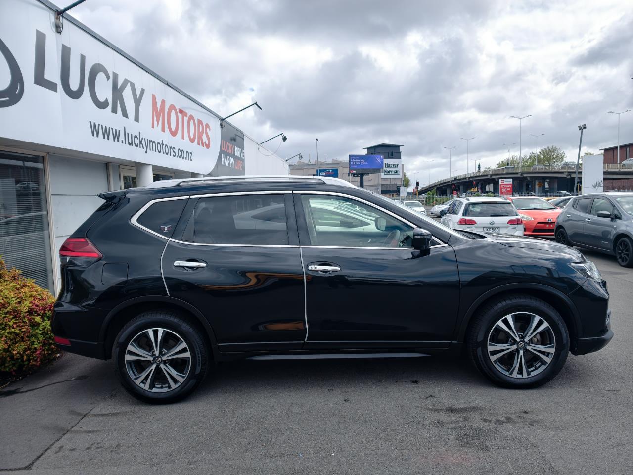 2017 Nissan X-TRAIL