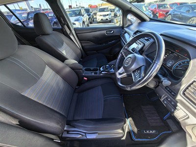 2019 Nissan LEAF - Thumbnail