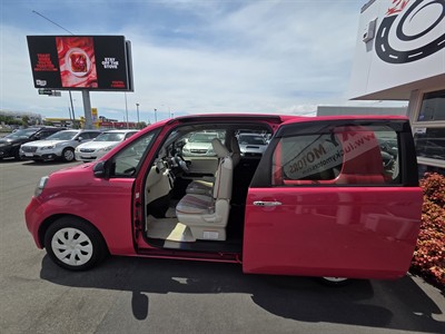 2015 Toyota Porte - Thumbnail