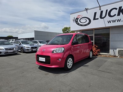 2015 Toyota Porte - Thumbnail