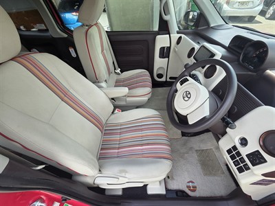 2015 Toyota Porte - Thumbnail