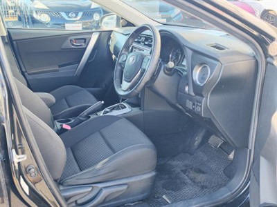 2012 Toyota Auris - Thumbnail