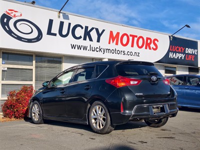 2012 Toyota Auris - Thumbnail