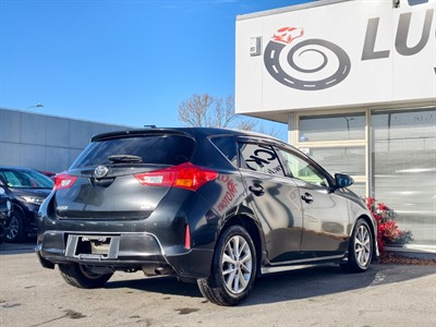 2012 Toyota Auris - Thumbnail