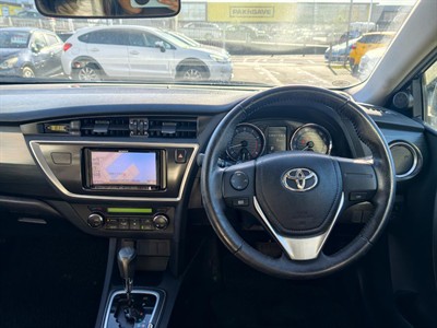 2012 Toyota Auris - Thumbnail
