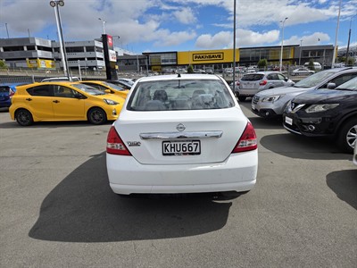 2011 Nissan Tiida - Thumbnail