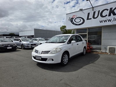 2011 Nissan Tiida - Thumbnail