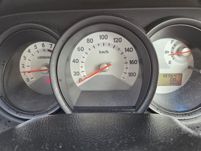 2011 Nissan Tiida - Thumbnail