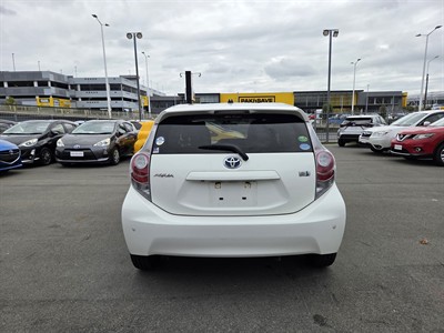 2012 Toyota Aqua - Thumbnail