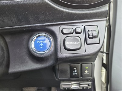 2012 Toyota Aqua - Thumbnail