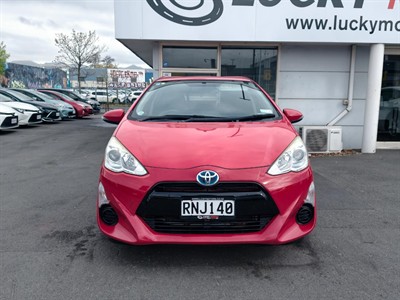 2015 Toyota Aqua - Thumbnail