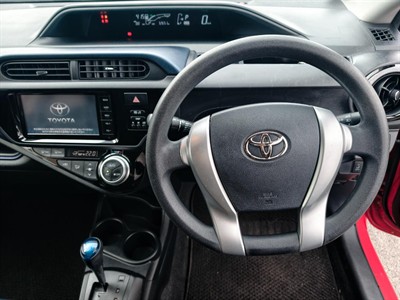 2015 Toyota Aqua - Thumbnail