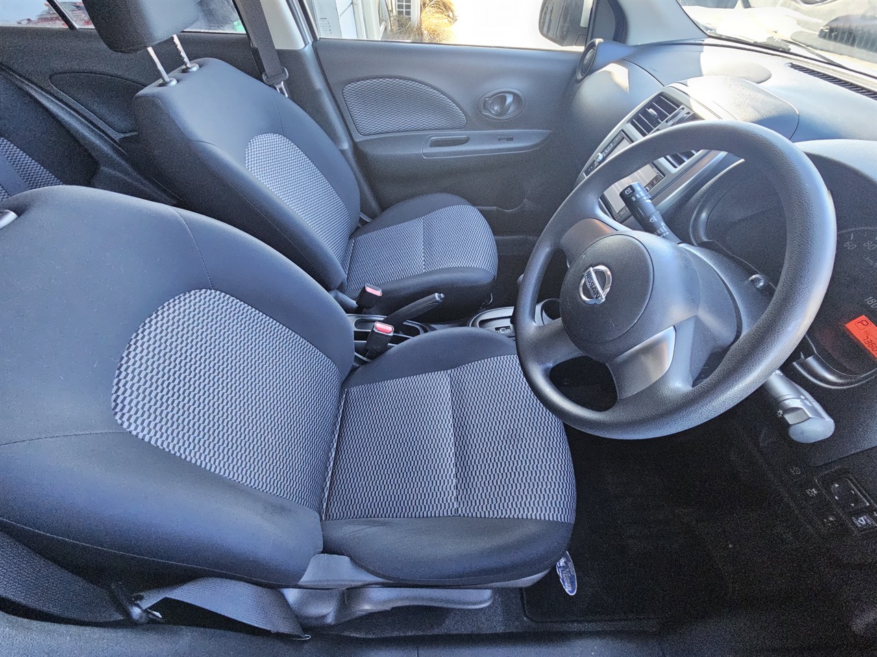 2017 Nissan March