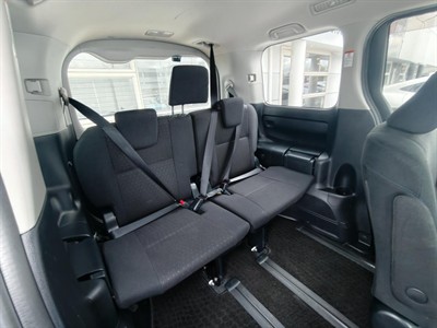 2015 Toyota Voxy - Thumbnail