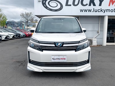 2015 Toyota Voxy - Thumbnail