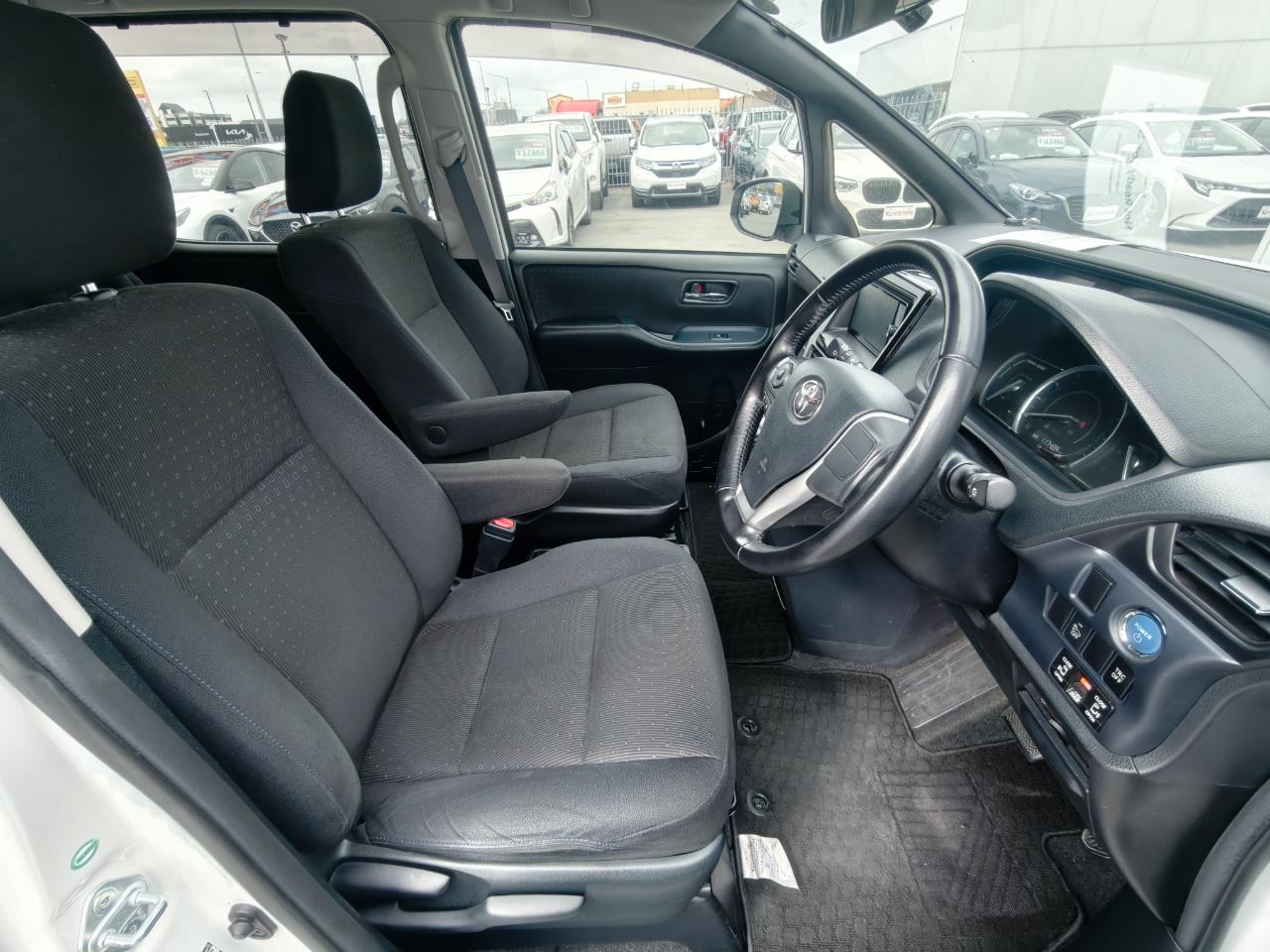 2015 Toyota Voxy
