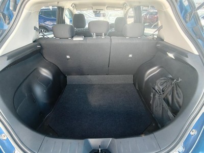 2020 Nissan LEAF - Thumbnail