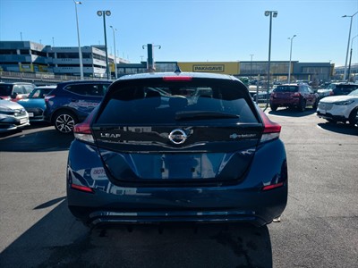 2020 Nissan LEAF - Thumbnail