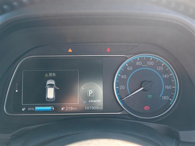 2020 Nissan LEAF - Thumbnail