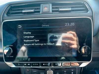 2020 Nissan LEAF - Thumbnail