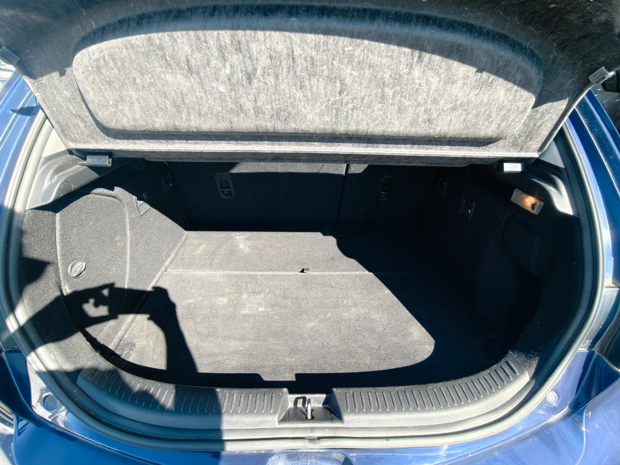 2006 Mazda AXELA
