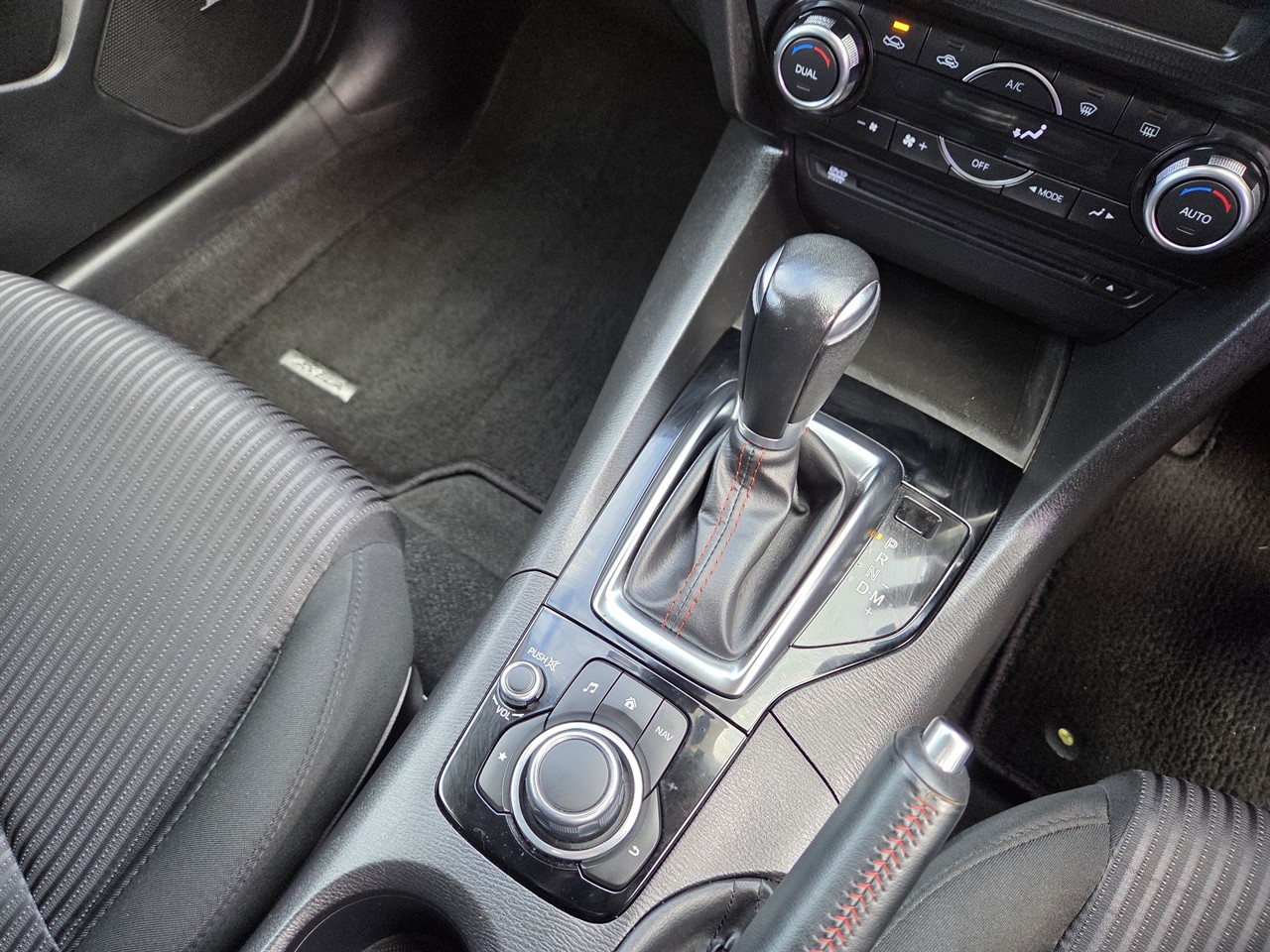 2013 Mazda AXELA