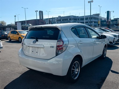 2012 Toyota Aqua - Thumbnail