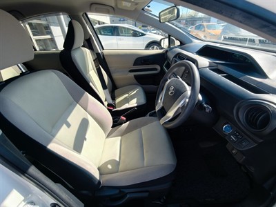 2012 Toyota Aqua - Thumbnail