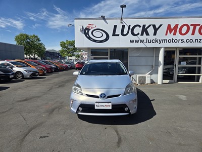 2013 Toyota Prius - Thumbnail