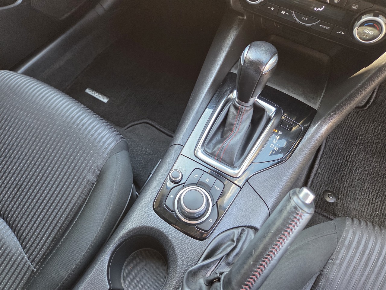 2015 Mazda AXELA