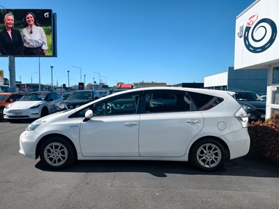 2013 Toyota Prius - Thumbnail