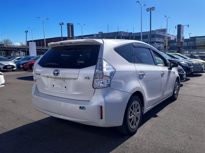 2013 Toyota Prius - Thumbnail