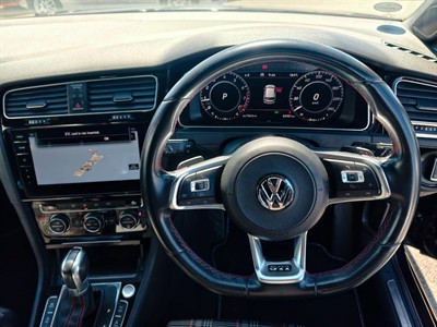 2019 Volkswagen Golf - Thumbnail