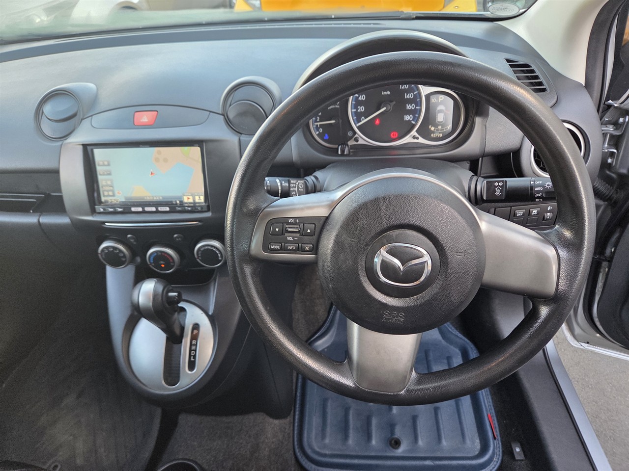 2013 Mazda Demio