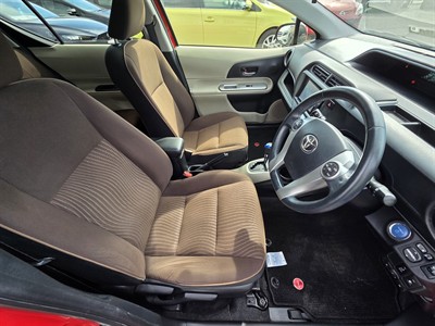 2013 Toyota Aqua - Thumbnail