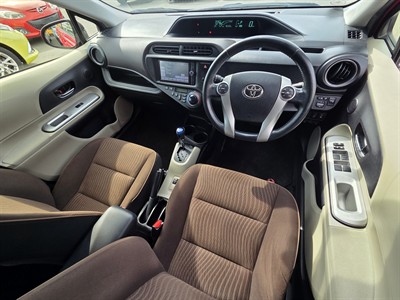 2013 Toyota Aqua - Thumbnail